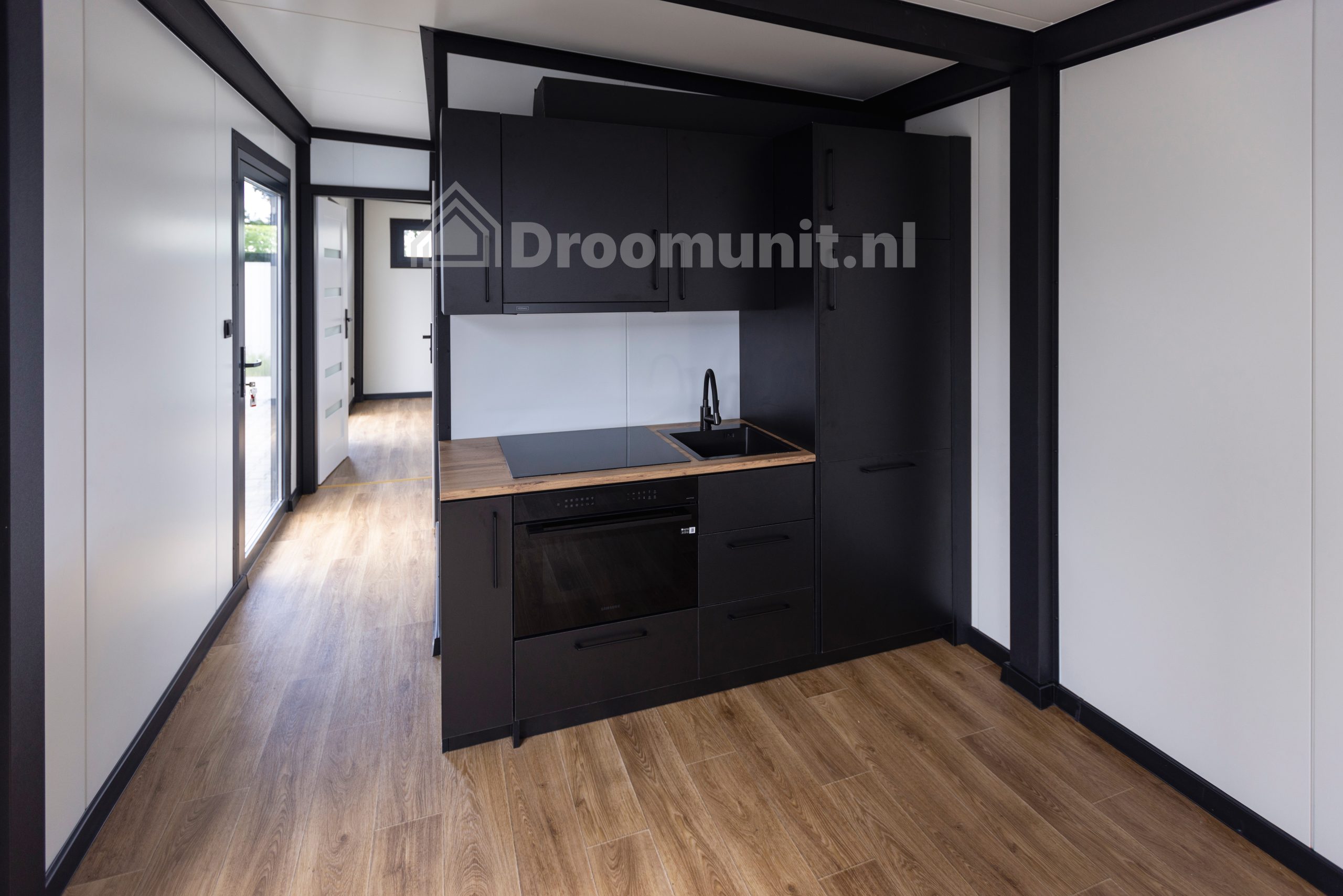 Keuken in luxe mobiele prefab woonunit Emmy met 1 slaapkamer, afmeting 1200x300