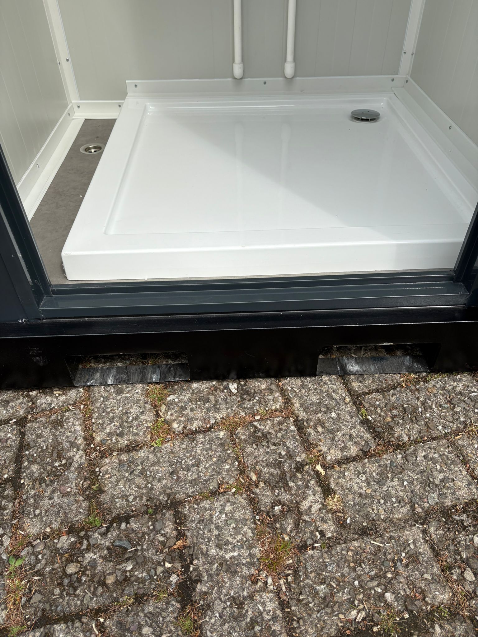 mobiele nooddouche unit drempel