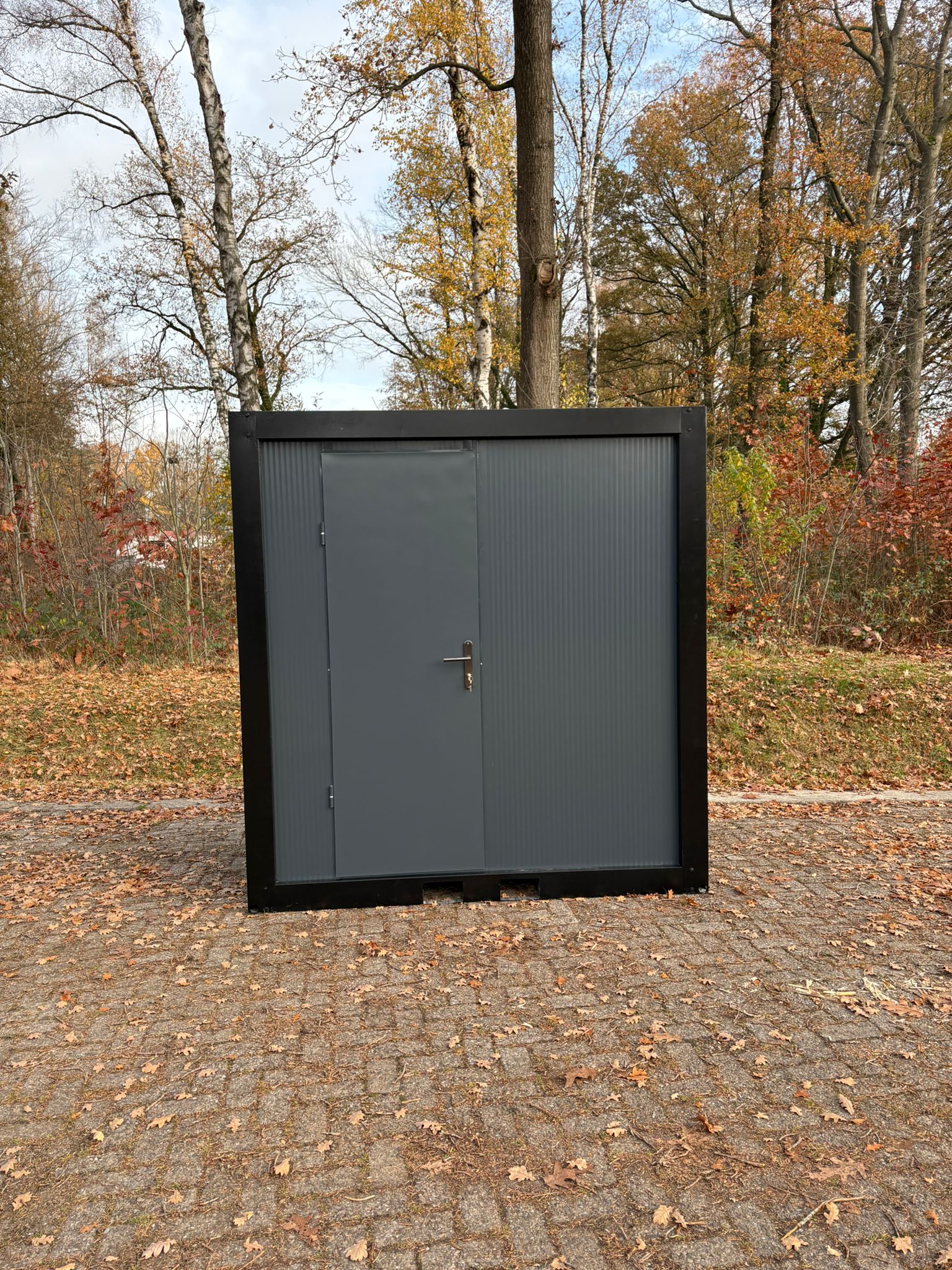 Buitenzijde douche unit met omkleedruimte goede