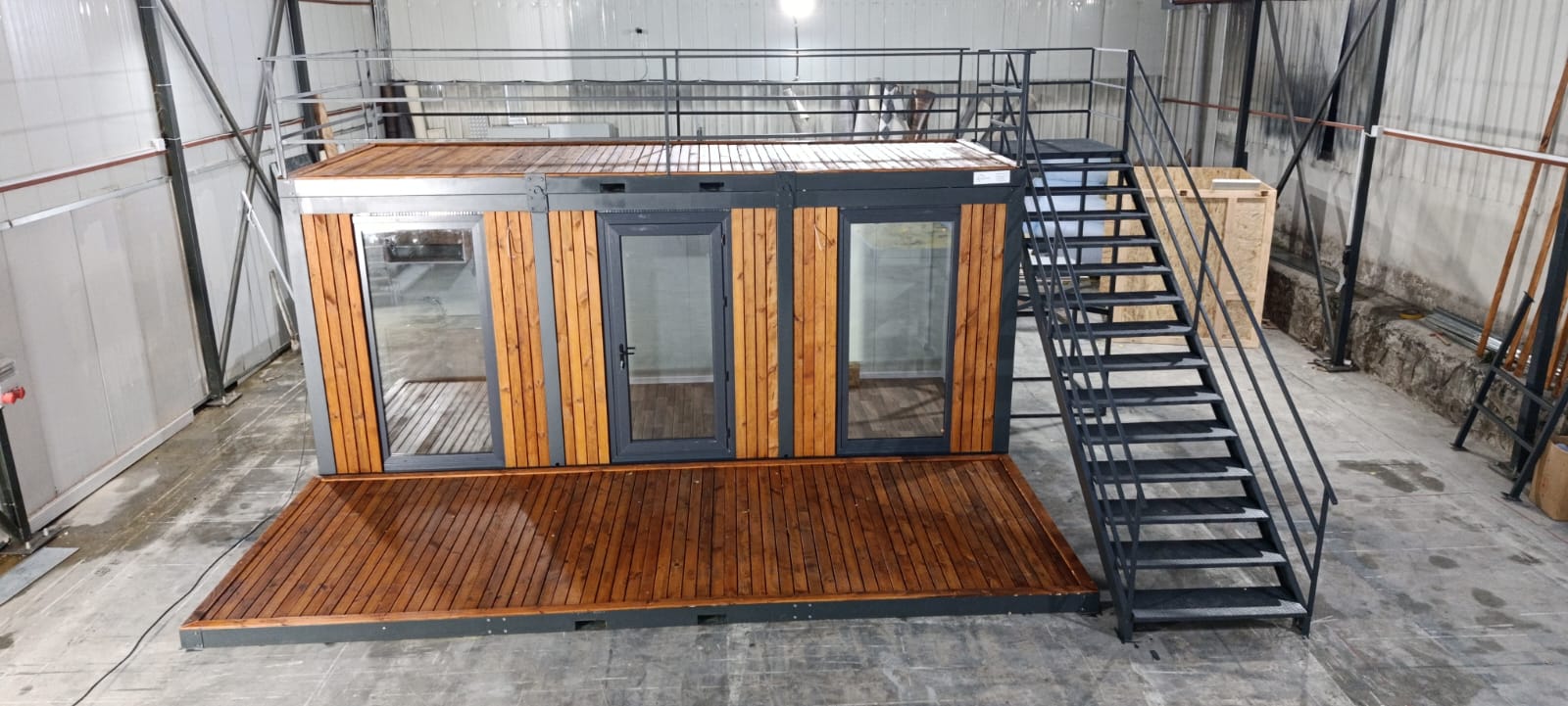 Buitenzijde van een prefab kantoor unit.