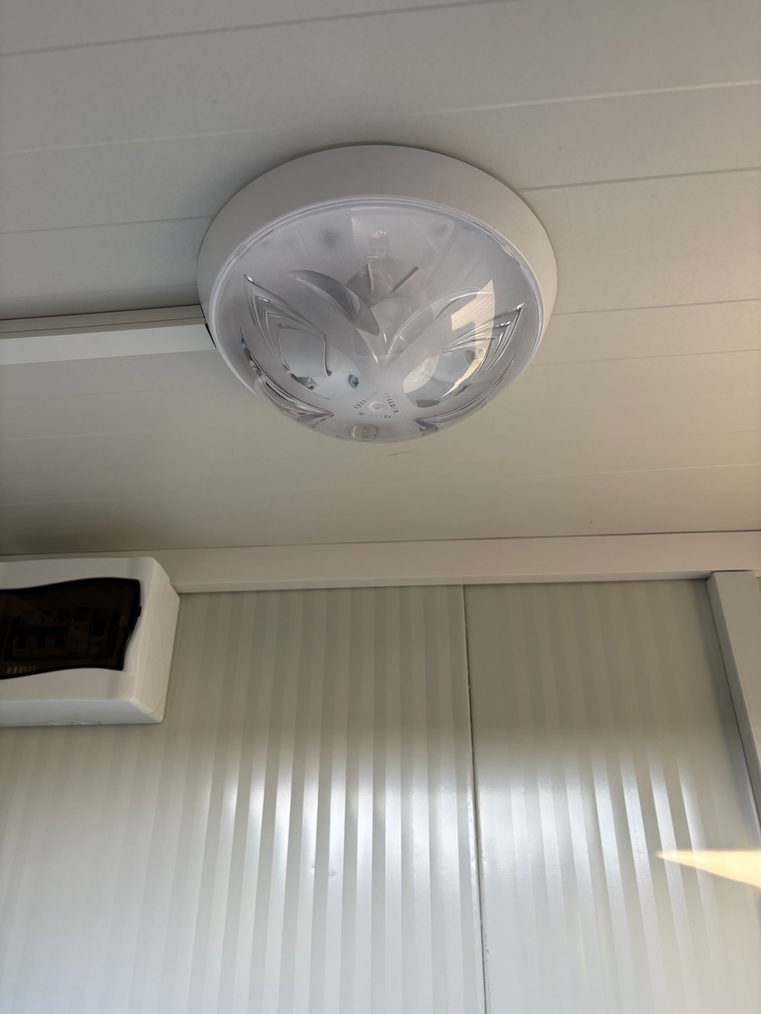Badkamer met technische ruimte