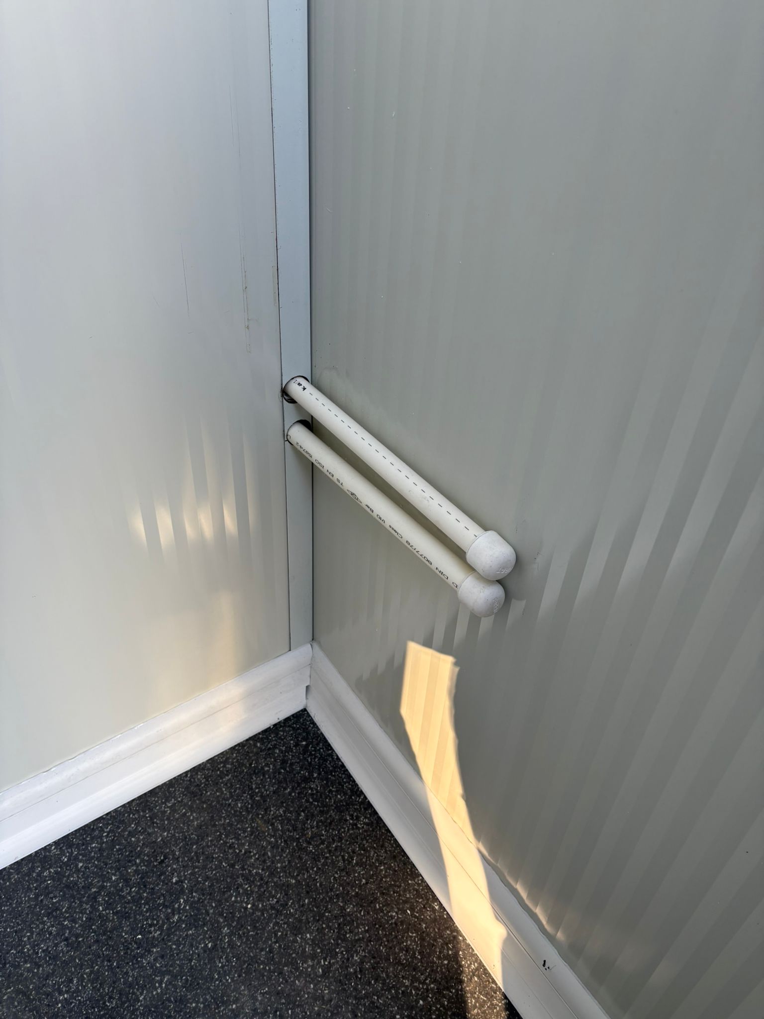 Badkamer met technische ruimte