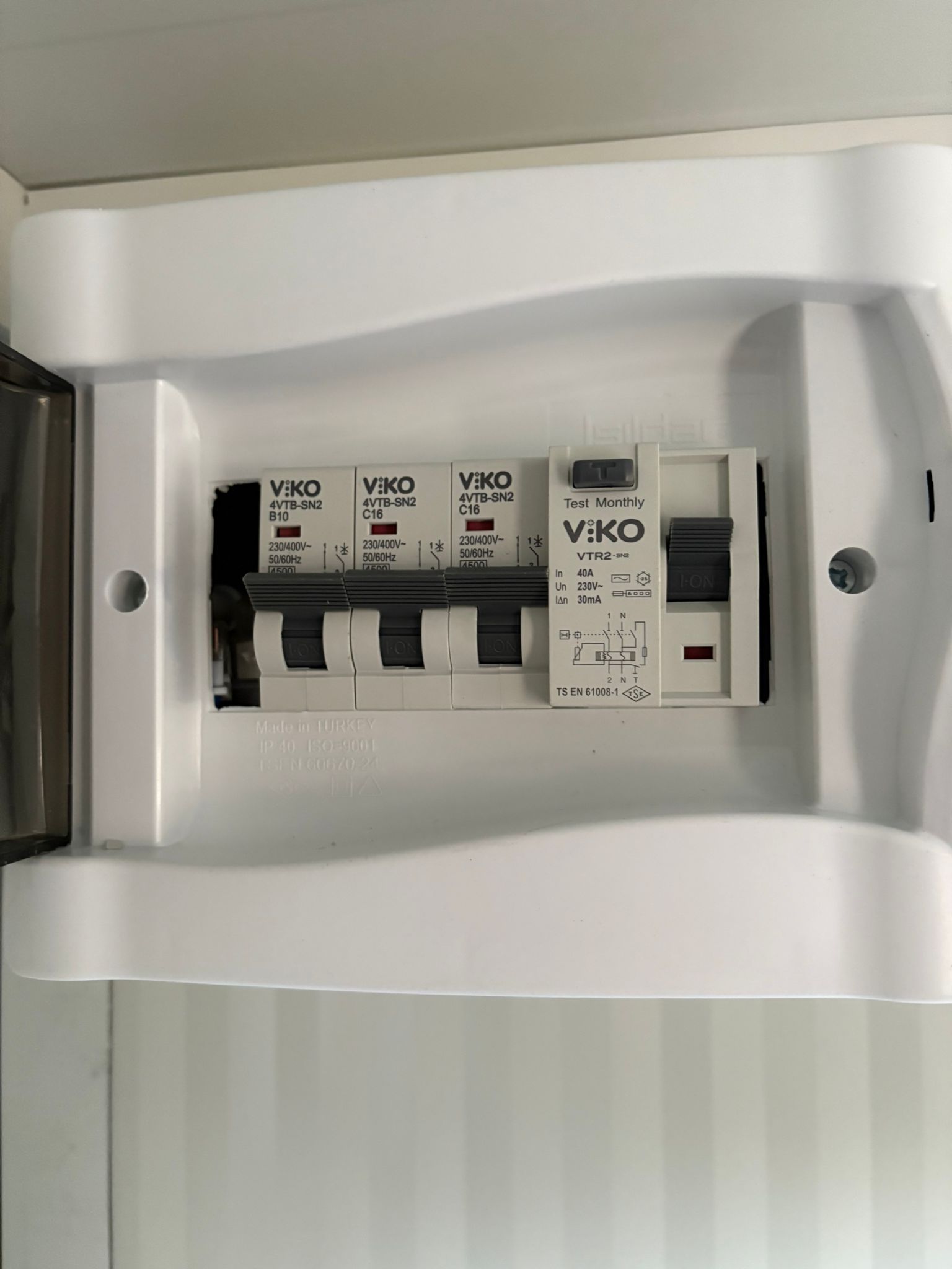 Badkamer met technische ruimte
