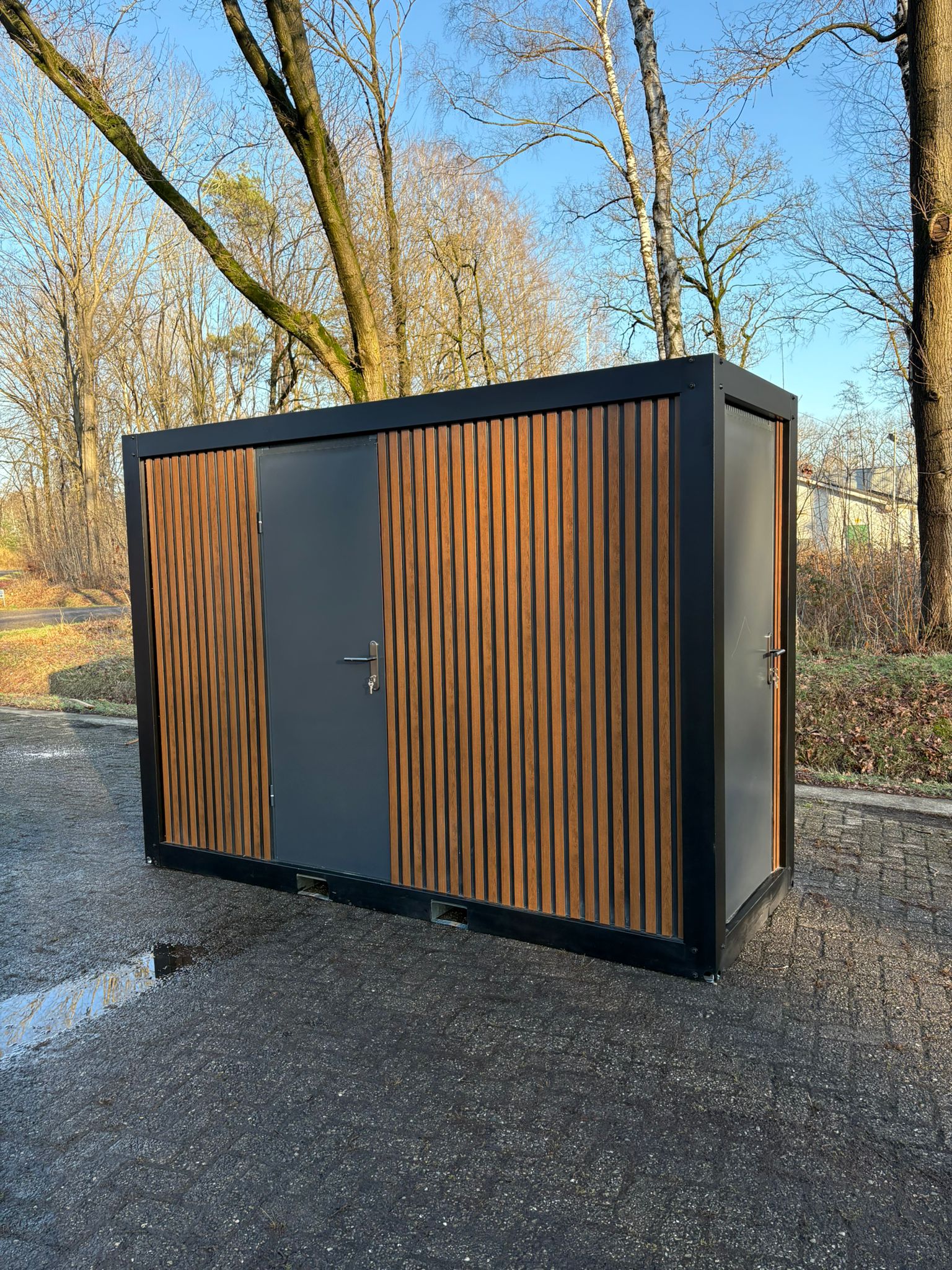 Badkamer met technische ruimte