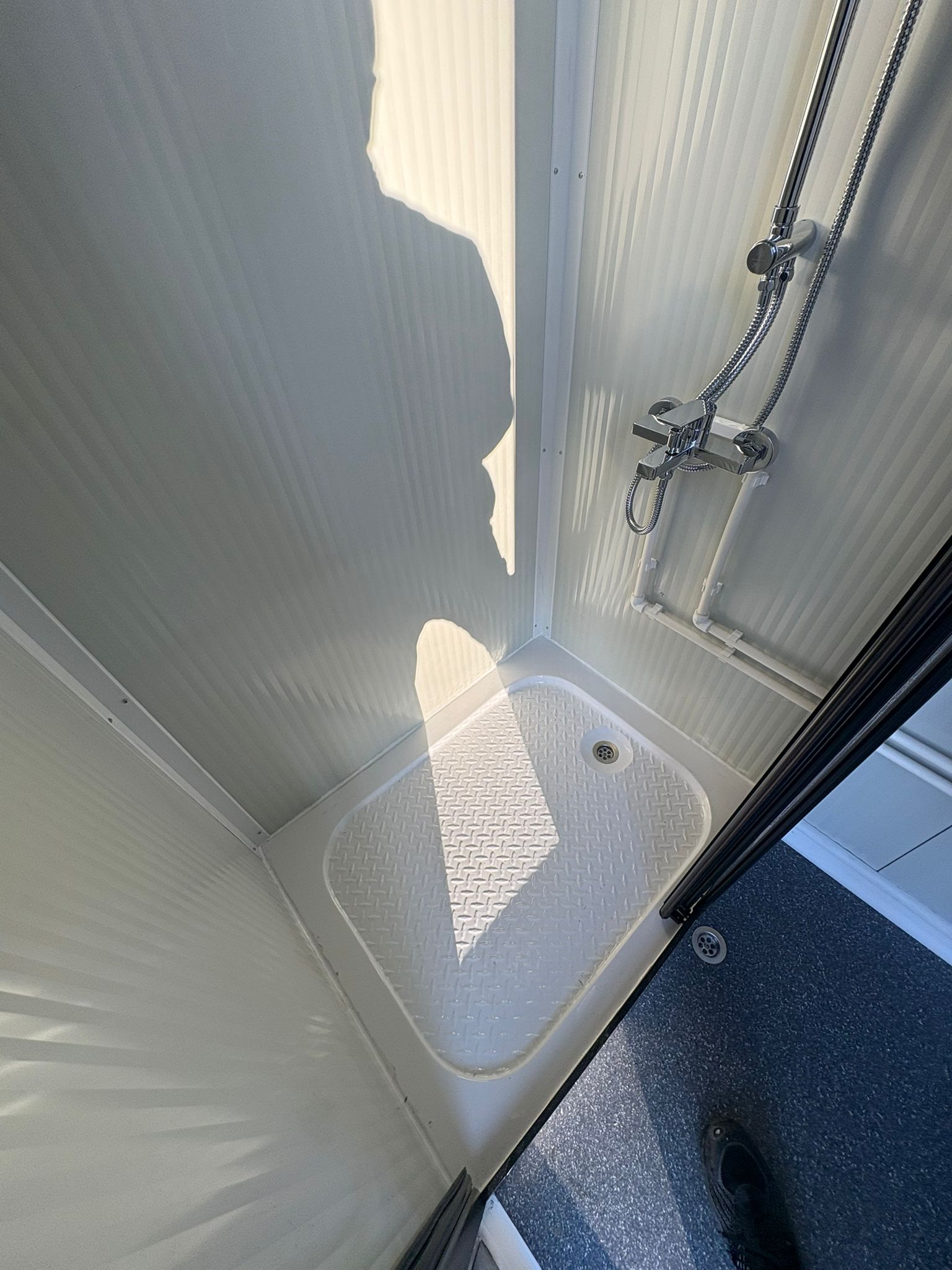 Badkamer met technische ruimte