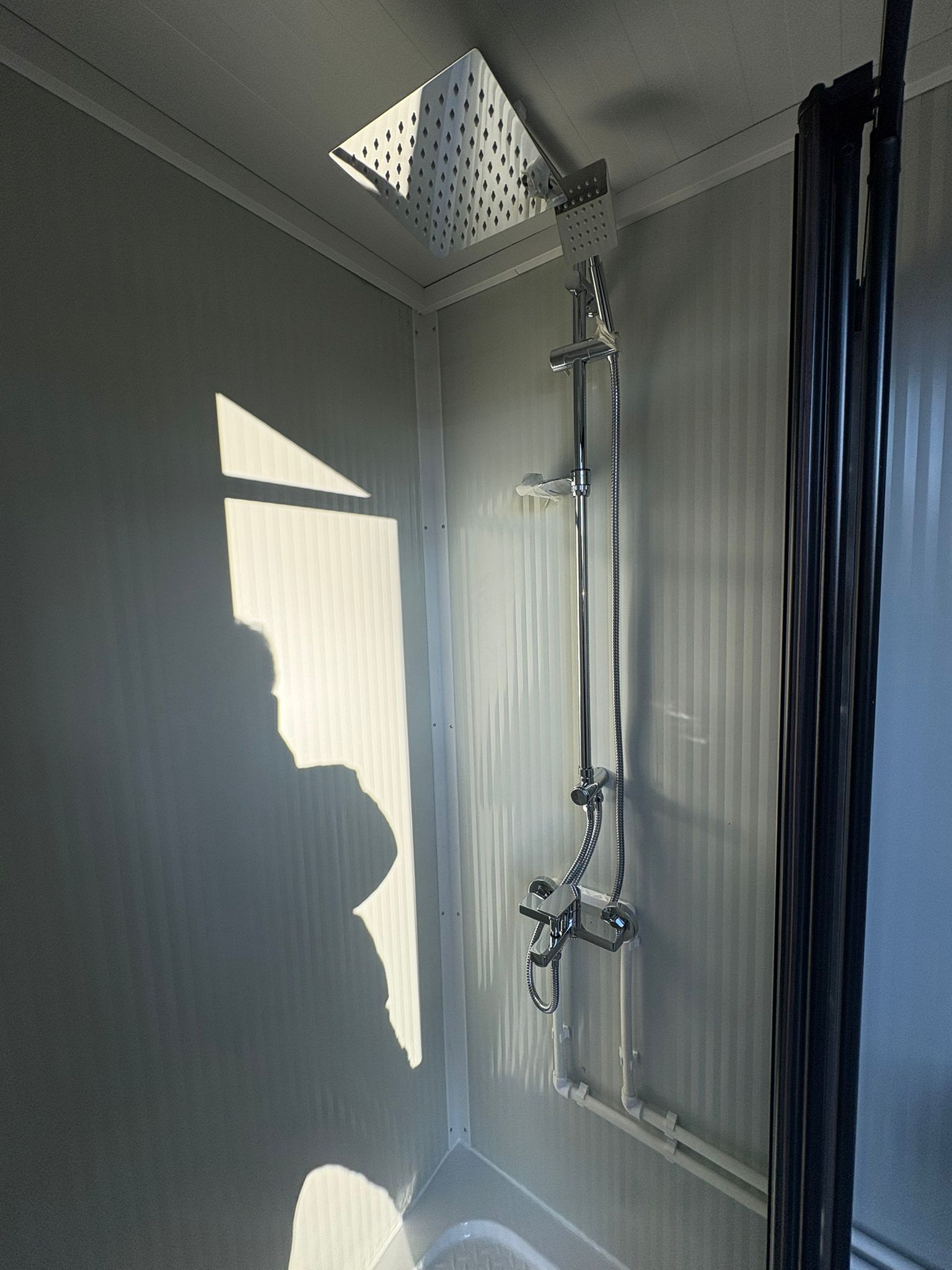 Badkamer met technische ruimte