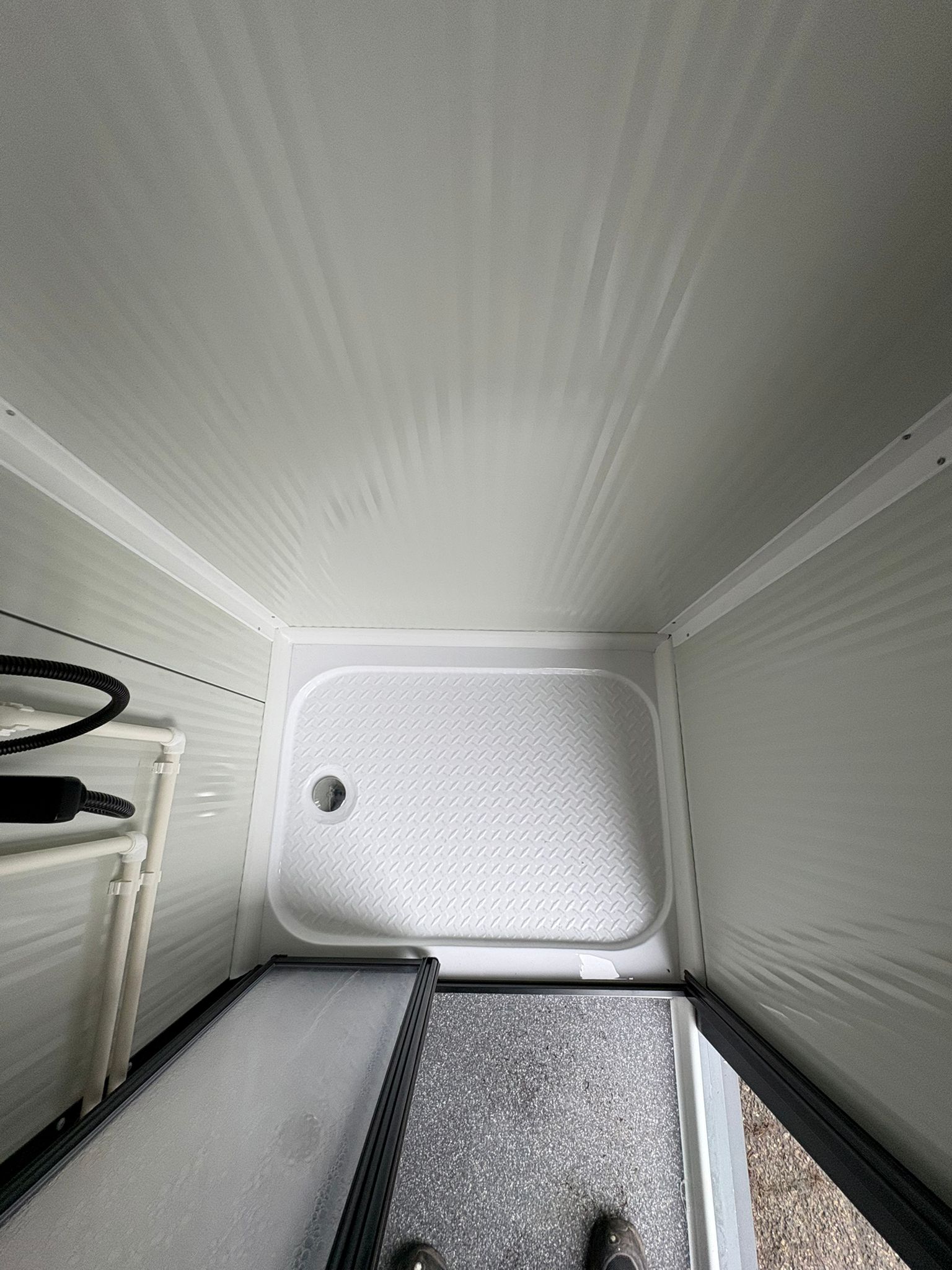 enkele badkamer unit douchebak