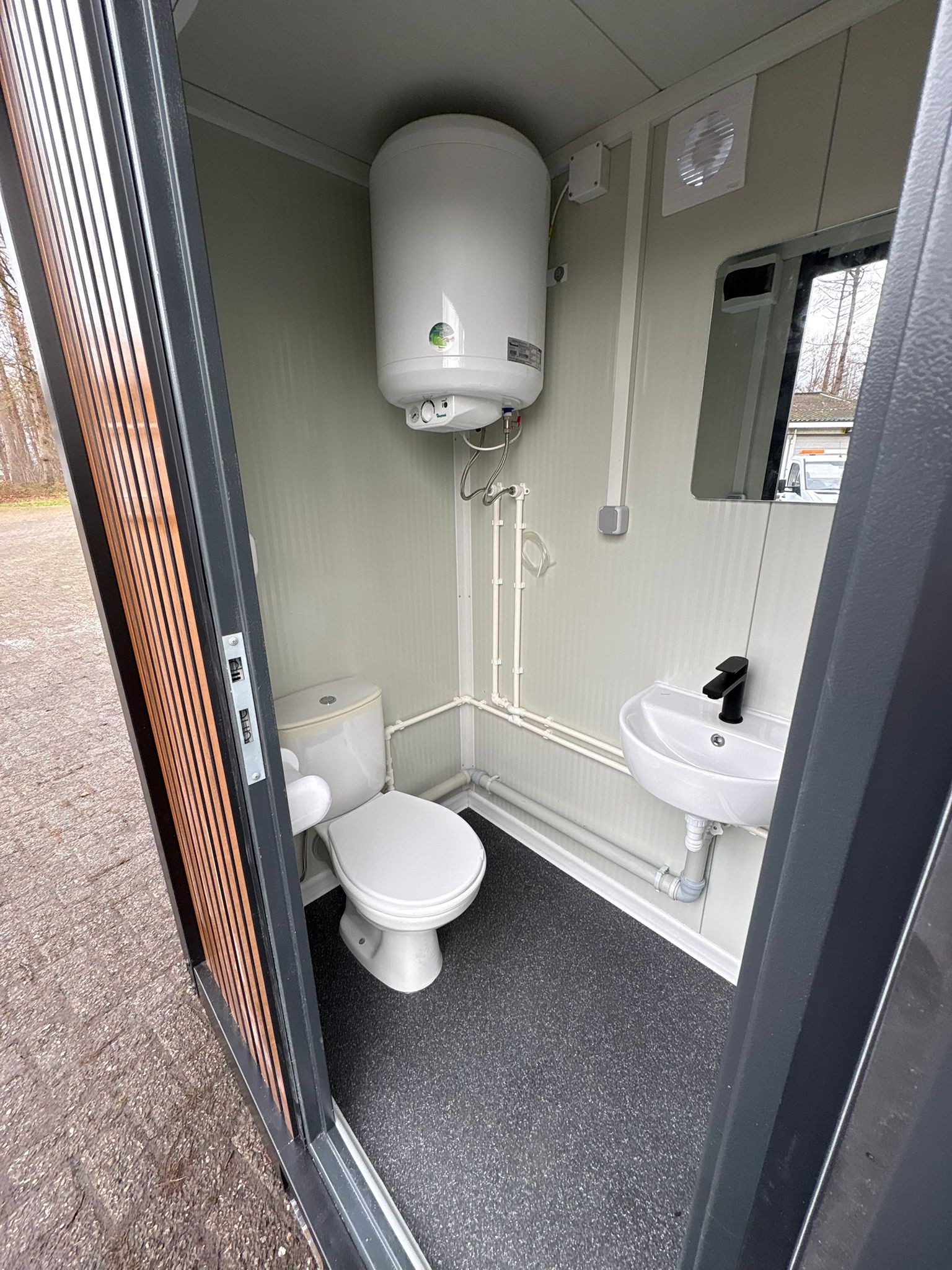 enkele badkamer unit binnenzijde