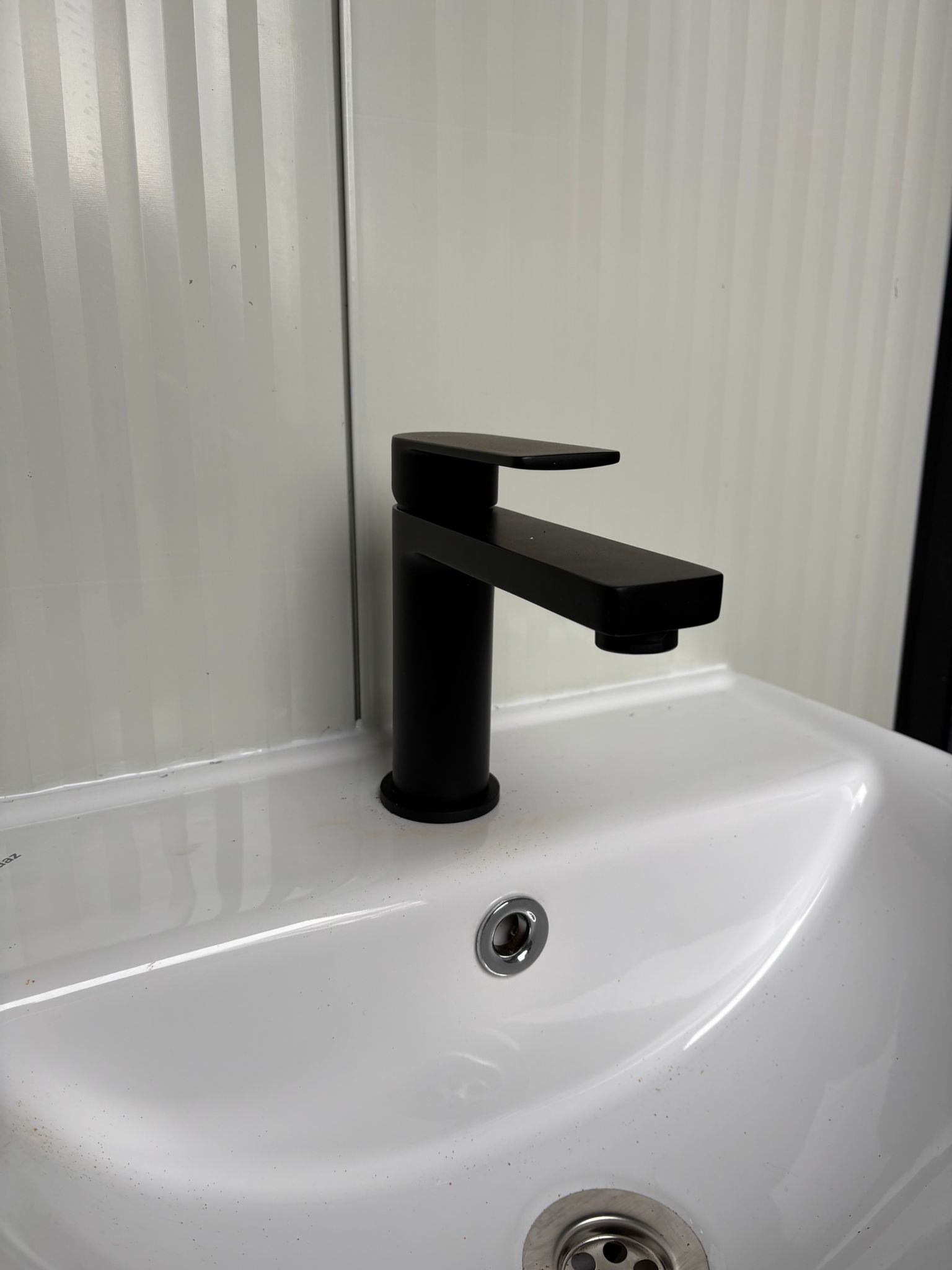 enkele badkamer unit kraan met wasbak