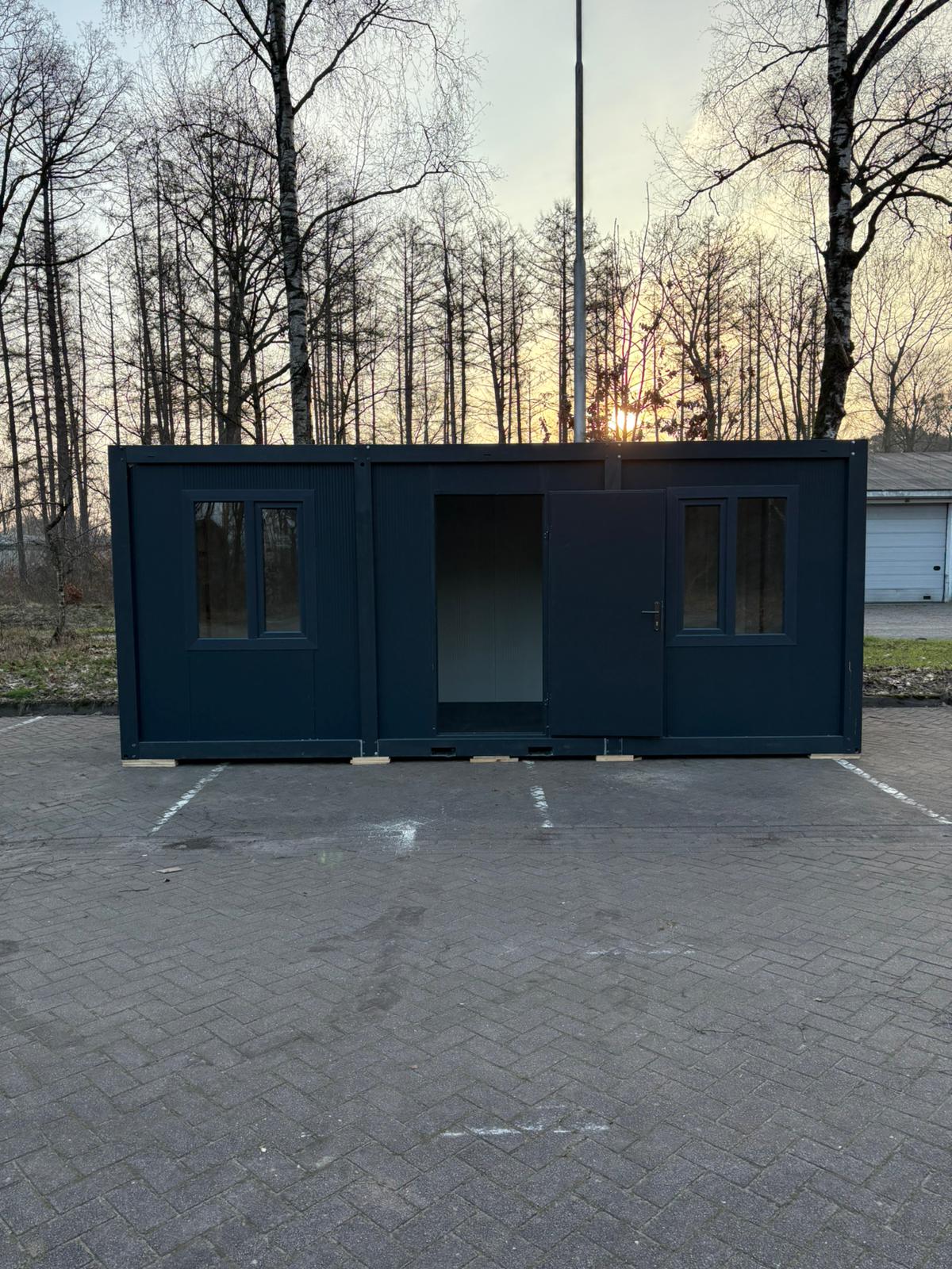 kantoorunit met geopende deur